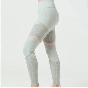 Alo Yoga Sheila leggings pastel size